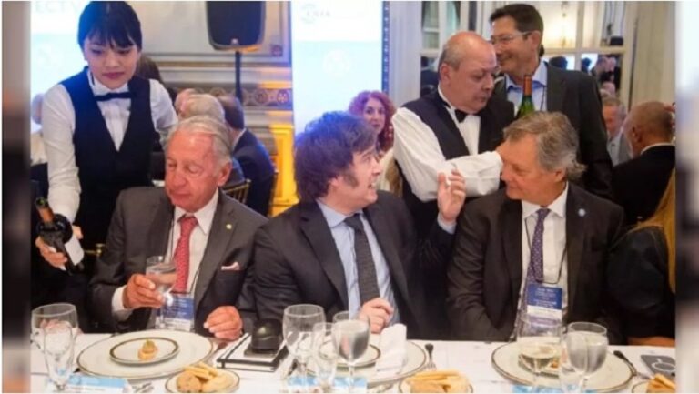 Muy de casta: Milei cobraba a empresarios U$S 20.000 por asistir a cenas privadas