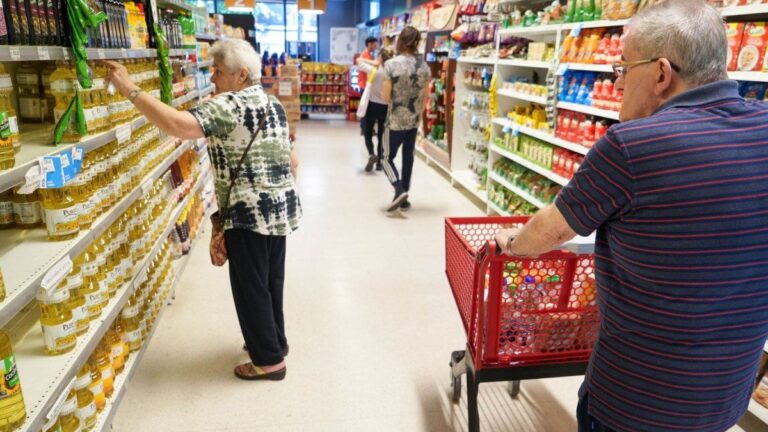 La inflación de marzo fue del 3,7% y acumuló 55,9% en los últimos 12 meses