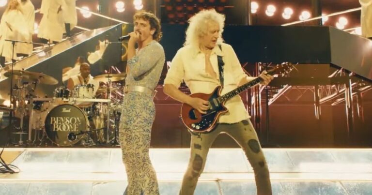 Coachella 2025: Benson Boone le rindió un emotivo homenaje a Freddie Mercury junto a Brian May