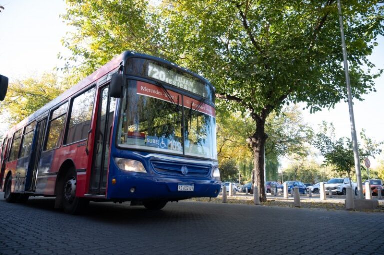 El gobierno de Mendoza autorizó una suba en el pasaje de colectivo en mayo