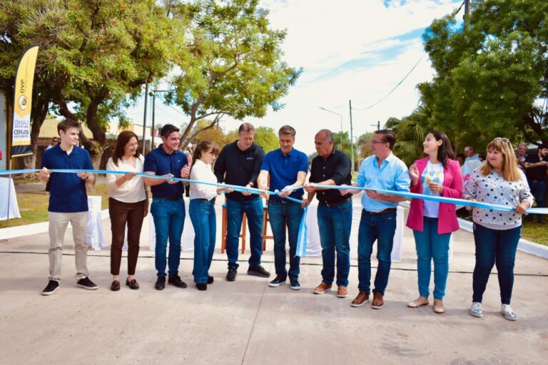 Zdero inauguró cuadras de pavimento urbano en Las Breñas