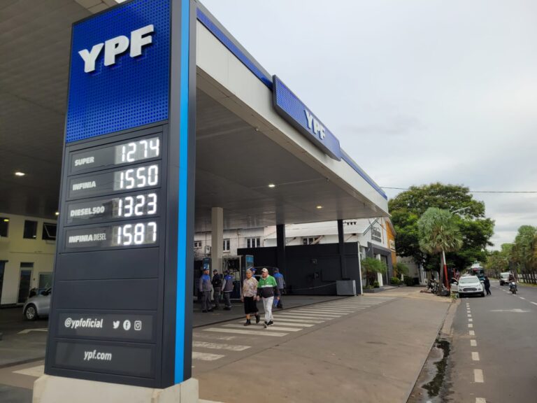 YPF anunció una baja del 4 por ciento en el precio de los combustibles a partir del 1 de mayo