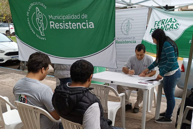 Resistencia capacita en Ferias Francas para obtener el carnet de Manipulación de Alimentos