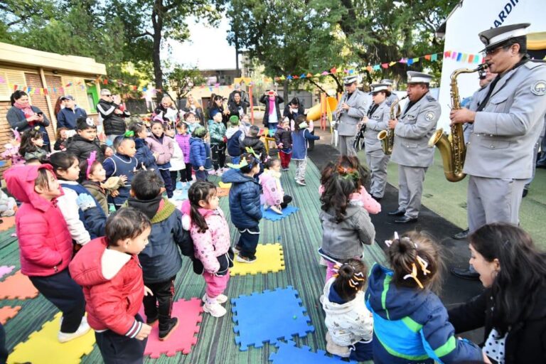 Educación acompañó la celebración por el dia de los jardines infantes y las maestras jardineras