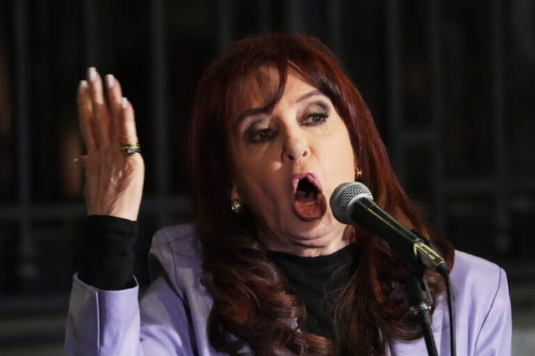 Cristina solicitó la prisión domiciliaria, no usar tobillera y mantener su custodia