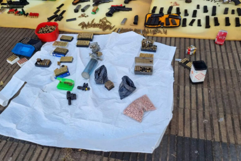 Insólito operativo en Córdoba: secuestraron 50 armas legales y luego devolvieron todo