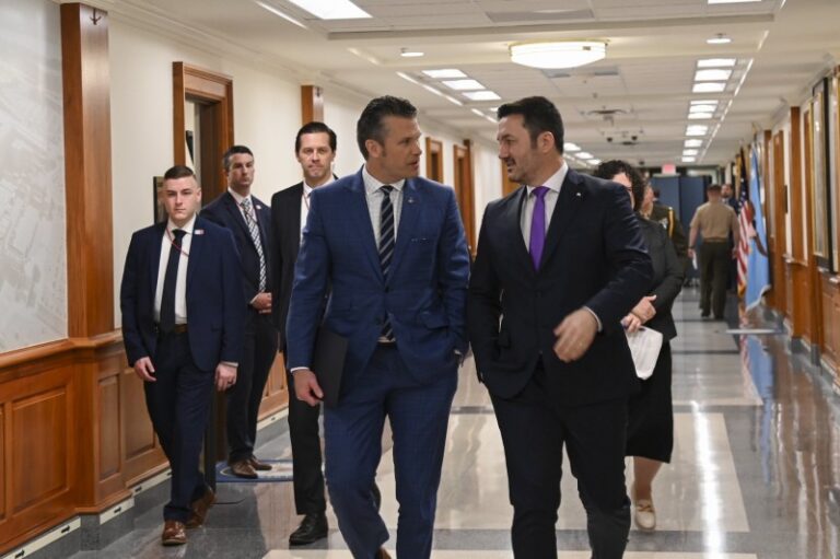 Los tanques que Petri le compró a EEUU salen USD 32 millones más caros que los de Brasil