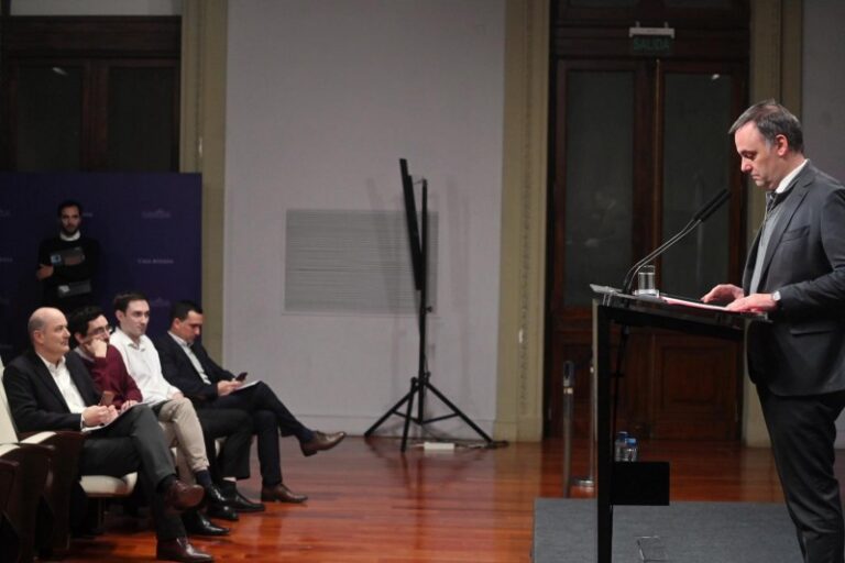 El gobierno elimina Vialidad y pone a los gendarmes a controlar la seguridad en las rutas