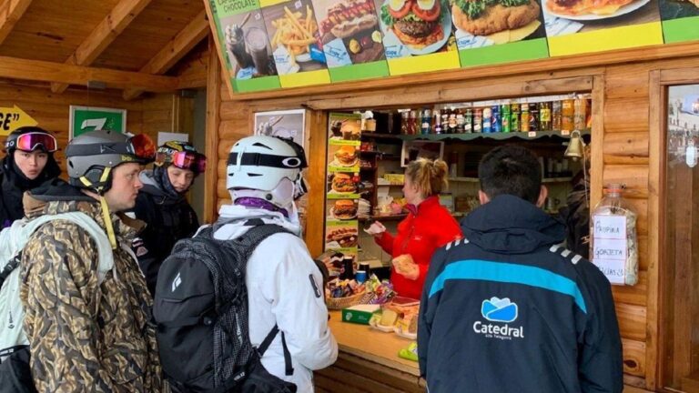 Una foto viral dejó en evidencia que comer en Bariloche sale más caro que en Aspen