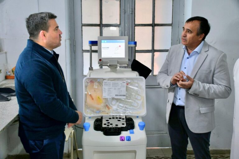 Rodríguez destacó el salto de calidad con el nuevo equipo de extracción de plaquetas en el Hospital Perrando