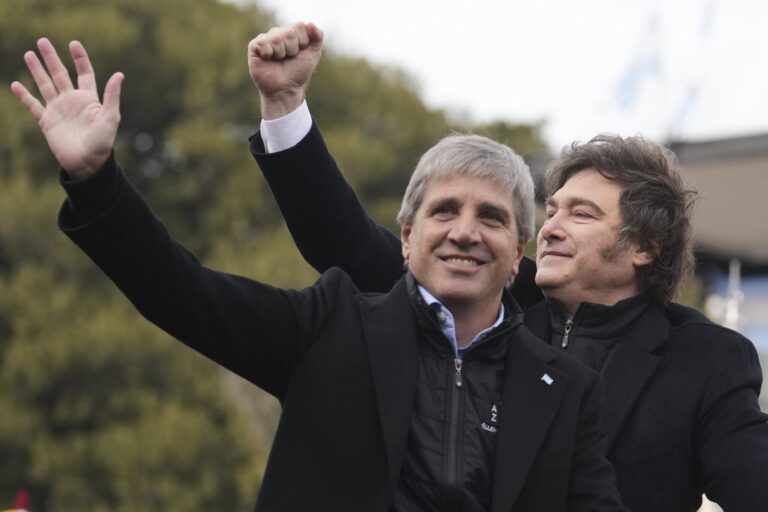 El FMI aprobó la marcha del plan económico, pero advirtió sobre las reservas del Banco Central y aceptó cambiar las metas