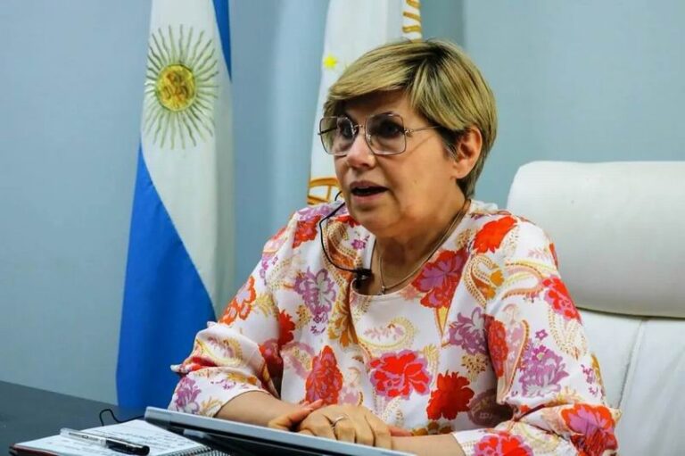 Exigen a escuelas de gestión social cumplir normas antes de diciembre