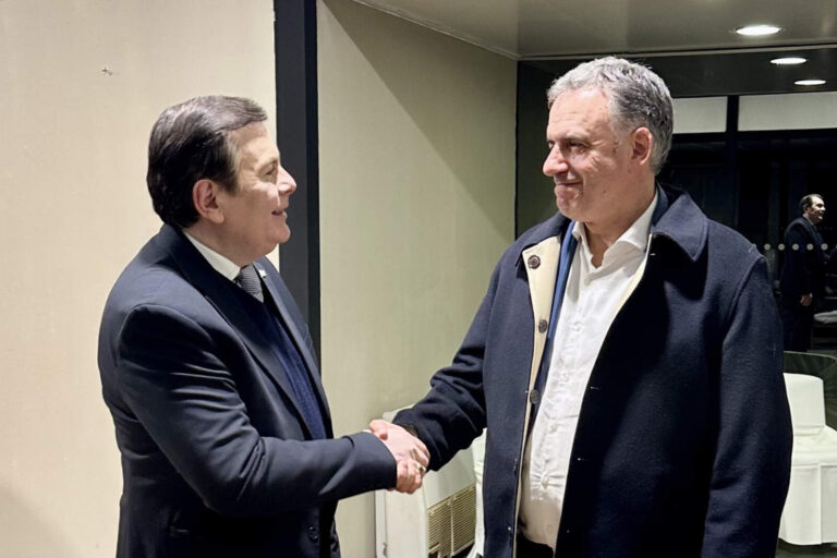 Preocupante: Yamandú Orsi teje alianzas con el dictador Gerardo Zamora