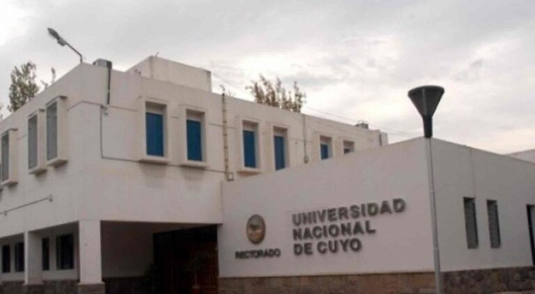 El gobierno de Milei otorgó un aumento a trabajadores universitarios por tres meses