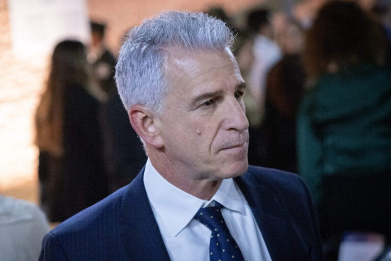 El jefe del Mossad viajó a Qatar para  negociar la liberación de rehenes