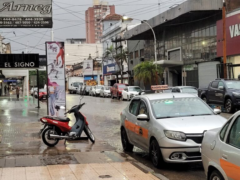 Lluvias intensas en el Chaco: calles anegadas, rutas intransitables y operativos de SECHEEP en zonas afectadas