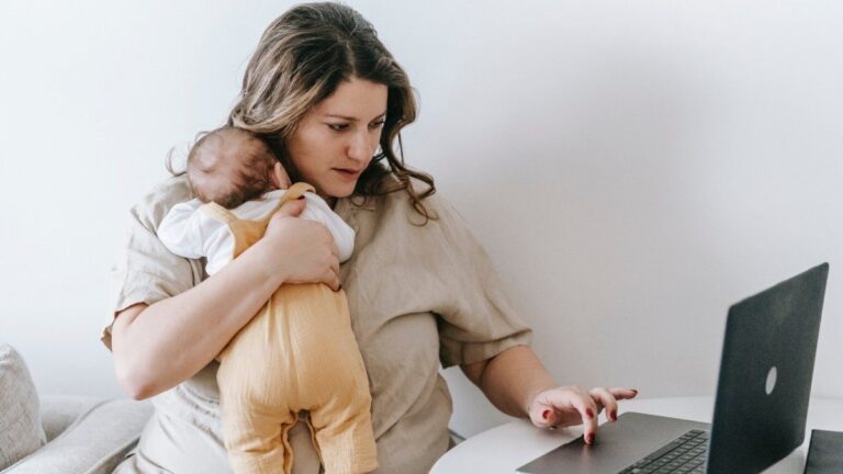 La canasta de crianza se disparó 4% en julio: cuánto se necesita para mantener un hijo?