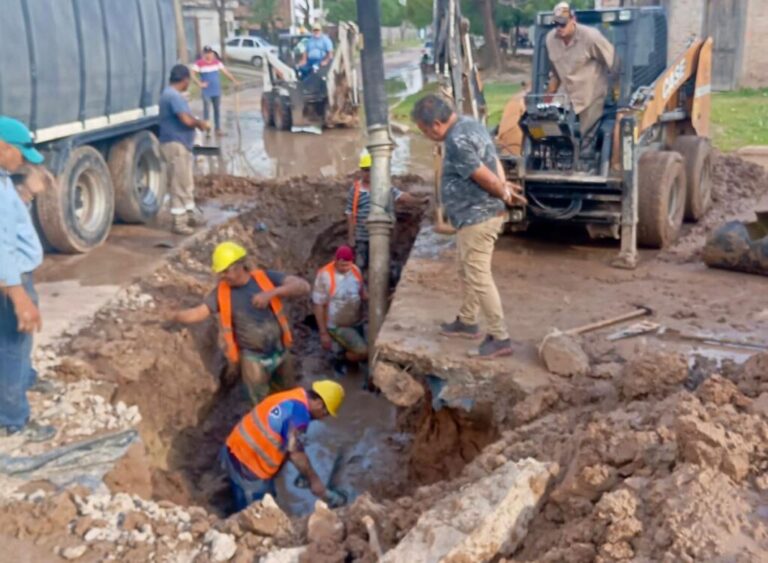 Sameep reparó caño maestro y se restableció el servicio de agua potable en la zona zur de General San Martín