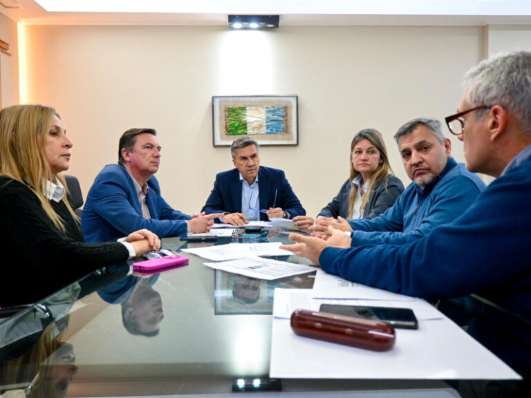 Zdero anunció la eliminación de 13 fideicomisos y que se ahorrarán $ 260 millones