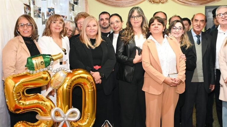 Delgado acompañó los festejos por los 50 años de la EEP N 863 de Hermoso Campo