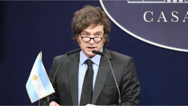 El Gobierno conformará una mesa política nacional y convocará al diálogo a los gobernadores