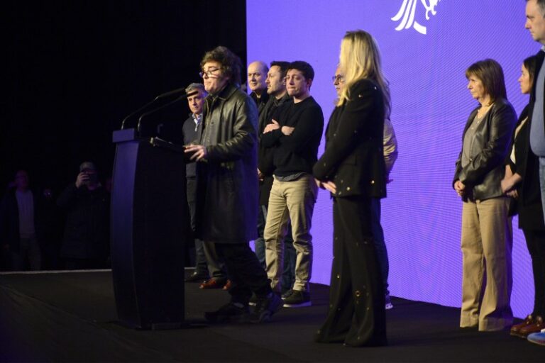 Milei dijo que harán autocrítica pero advirtió que el modelo económico no cambia ni un milímetro