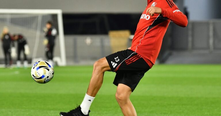 Lautaro Rivero, cada vez más afianzado en la defensa de River