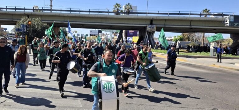 Trabajadores estatales marcharon en rechazo a la reforma del Estatuto del Empleado Público