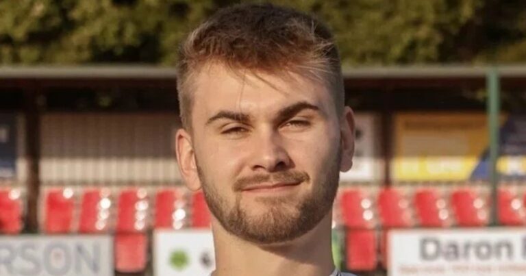 Conmoción en el fútbol inglés: un ex Arsenal murió luego de pegarse la cabeza contra un muro en pleno partido