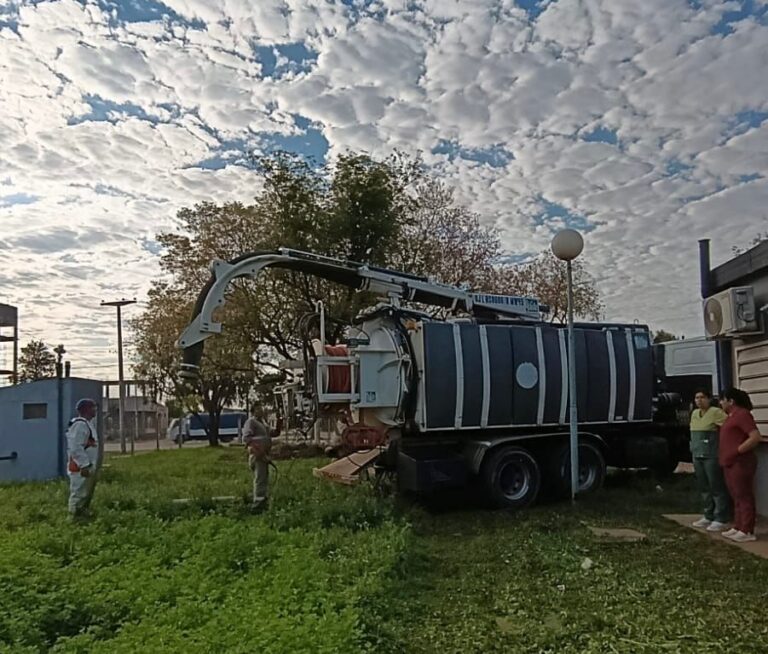 Sameep realizó operativo integral de saneamiento en el hospital de General Pinedo