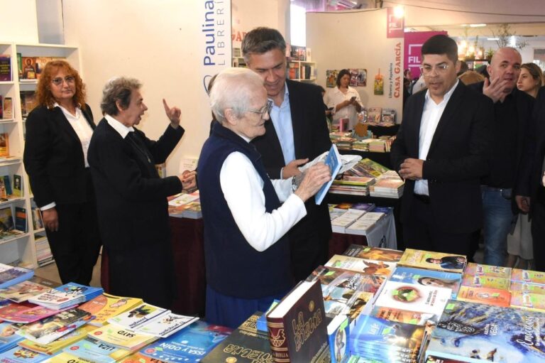Zdero abrió la XVII Feria Iberoamericana del Libro Chaco 2025: La FIL ya es de toda la región, nos trasciende