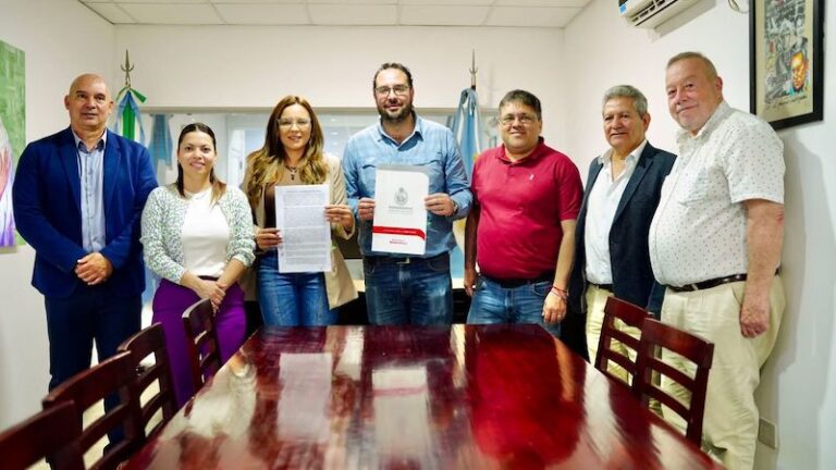 El Municipio de Barranqueras y el CEIS firmaron convenio para proyectos de capacitación