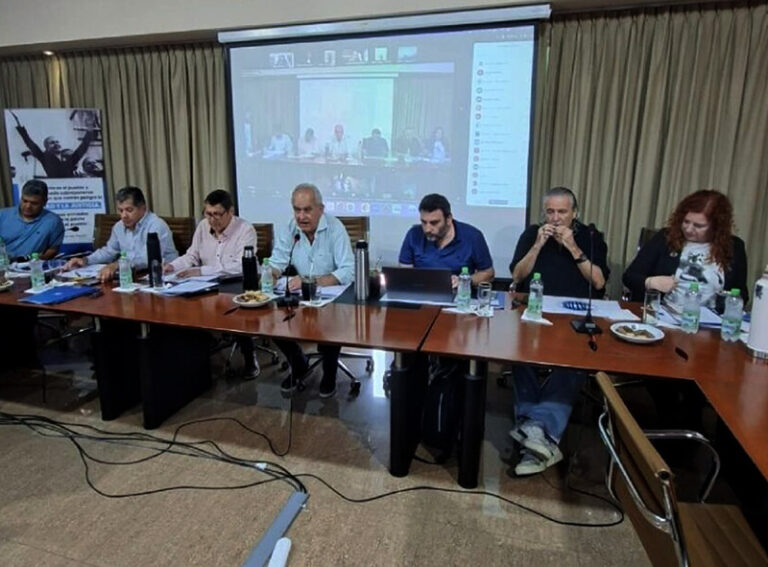 No docentes anuncian un paro nacional de 24 horas si Milei no cumple con la Ley de Financiamiento Universitario