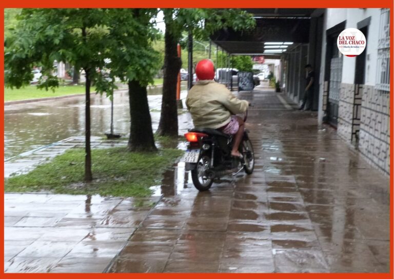 Resistencia bajo agua: más de 125 mm de lluvia y varias calles cortadas por alerta meteorológica