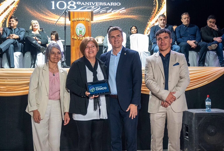 Zdero acompañó el 108 aniversario de La Verde e inauguró la repavimentación de la avenida principal