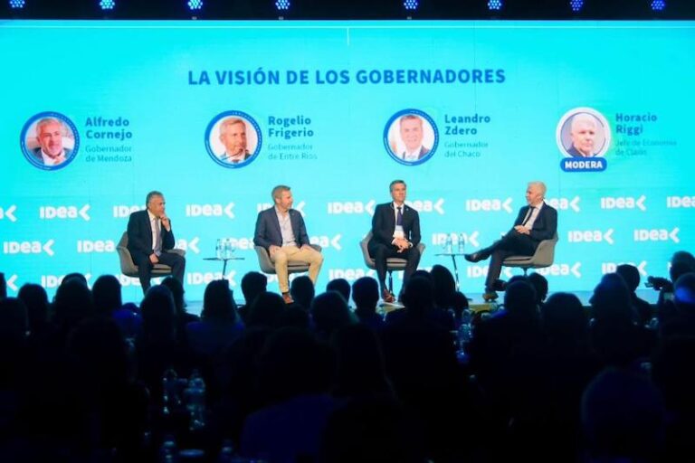 El gobernador Zdero expuso en el panel La visión de los gobernadores del Coloquio IDEA