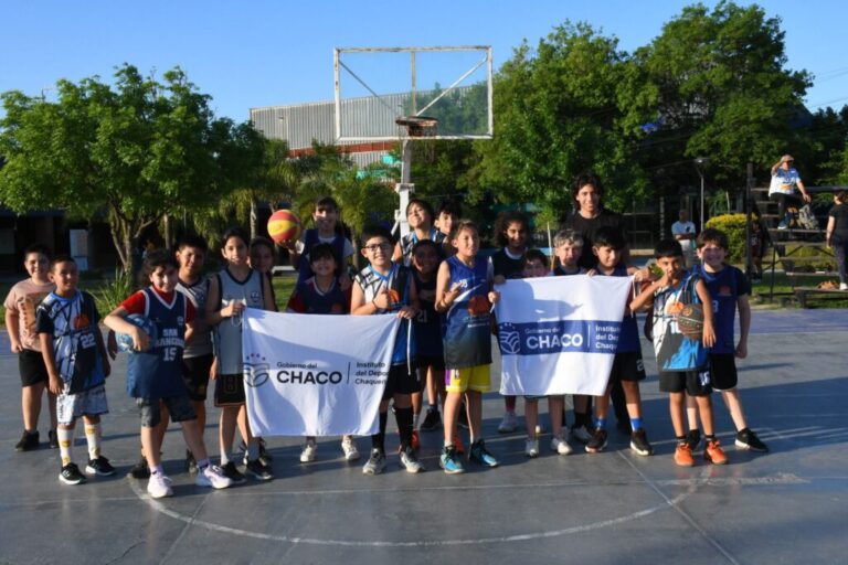 Invitan a inscribirse a clases de basket gratuitas en el Jaime Zapata