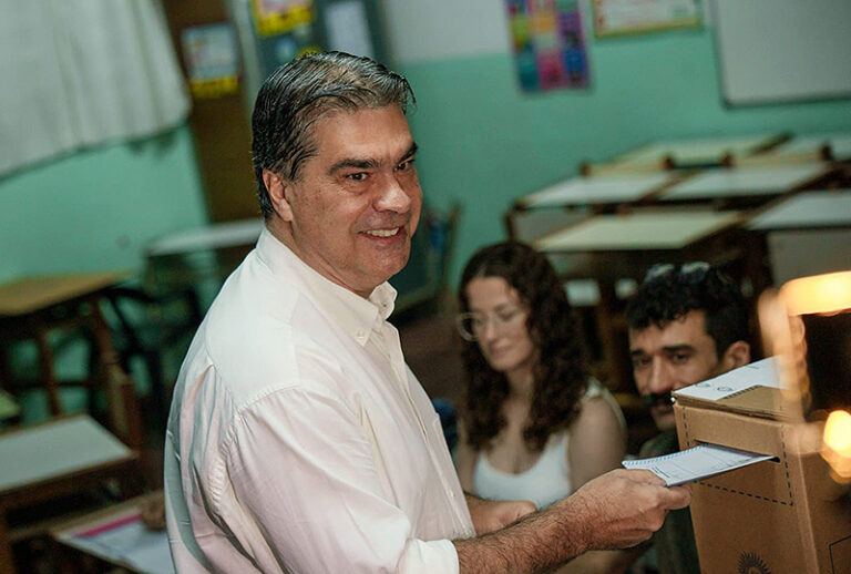 Votó Capitanich: Esperamos una jornada cívica ejemplar en la que la ciudadanía exprese su voluntad