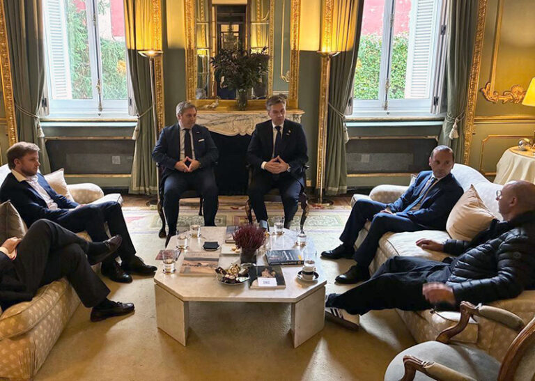 Zdero se reunió en Madrid con representantes del Santander Group para impulsar inversiones en el Norte Grande