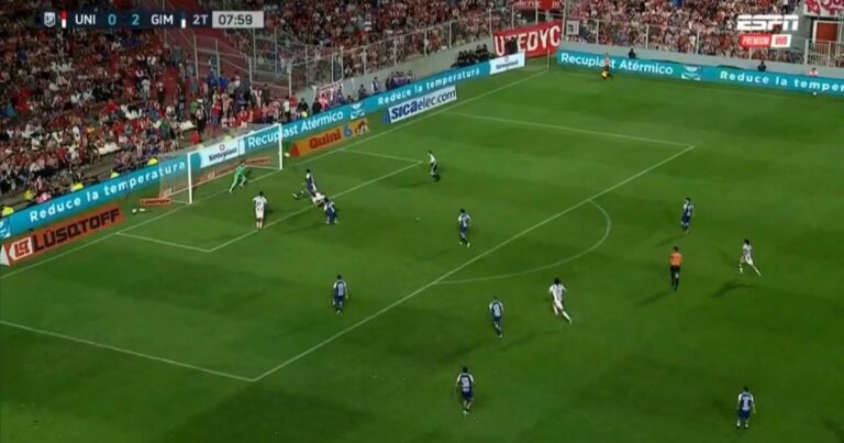 El golazo de chilena que Cristian Tarragona le marcó a Gimnasia