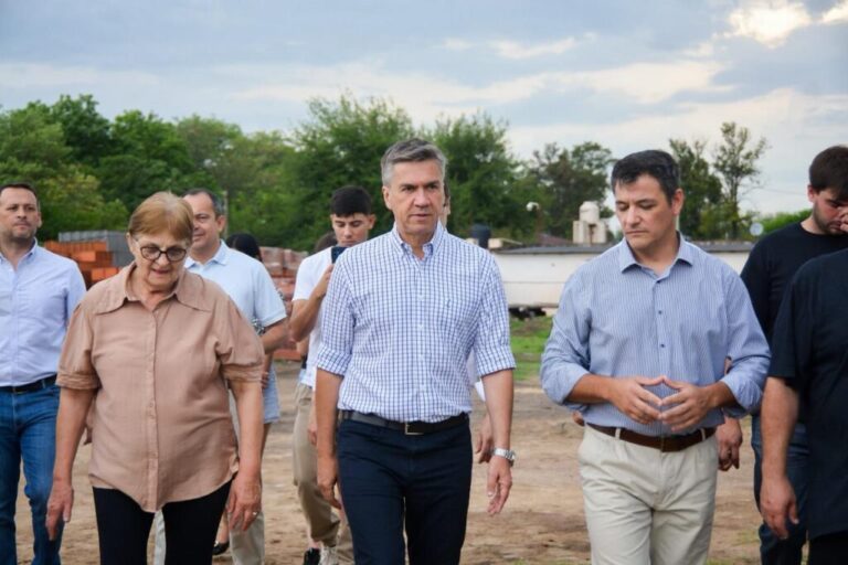Los Frentones: Zdero inauguró la nueva sede de la Cooperativa Gualamba y formalizó la cesión de líneas de Secheep