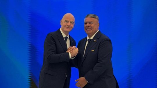 Chiqui Tapia estrenó su nuevo cargo en FIFA y volvió a mostrarse junto a Gianni Infantino: «Gracias por el apoyo»