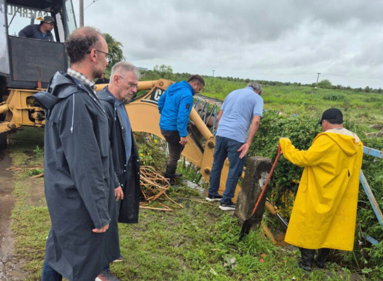 APA trabaja en desobstrucciones en el sistema de desagües para garantizar el escurrimiento de agua