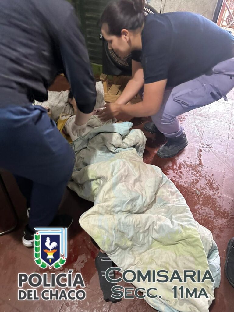 Efectivos asistieron un parto de urgencia y luego los llevaron al Perreando