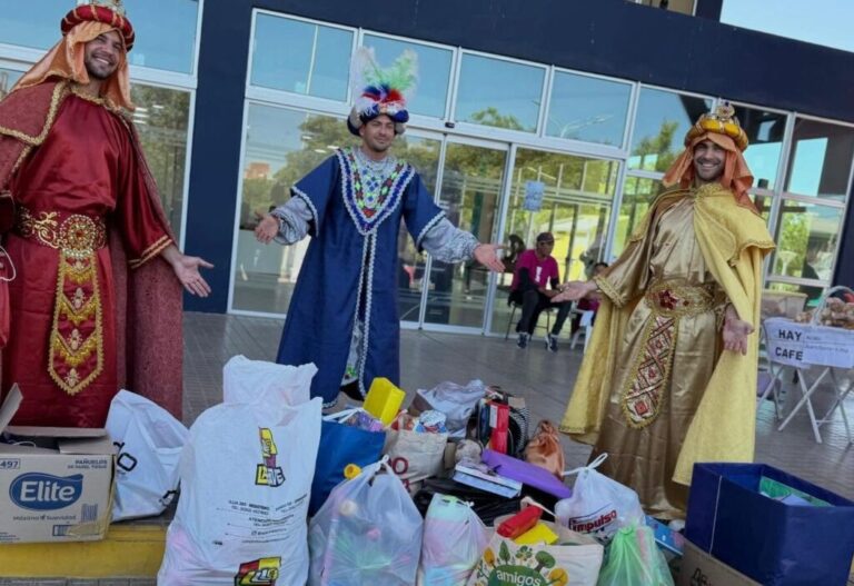 Hospital Pediátrico: los Reyes Magos compartieron un momento de esperanza con las familias